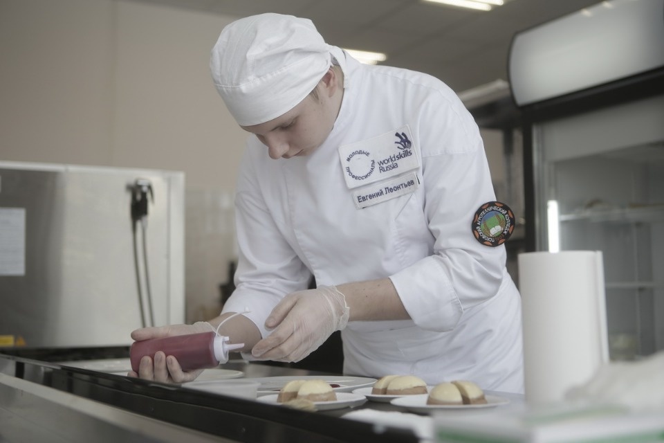 Конкурс поваров на чемпионате «Молодые профессионалы» (Worldskills Russia) в Пскове