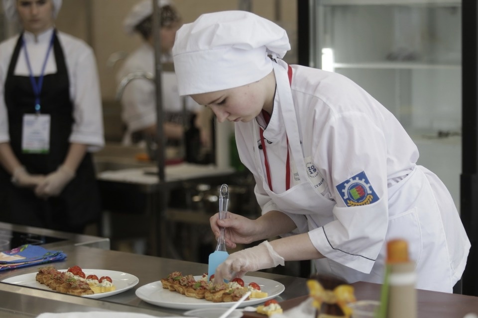 Конкурс поваров на чемпионате «Молодые профессионалы» (Worldskills Russia) в Пскове