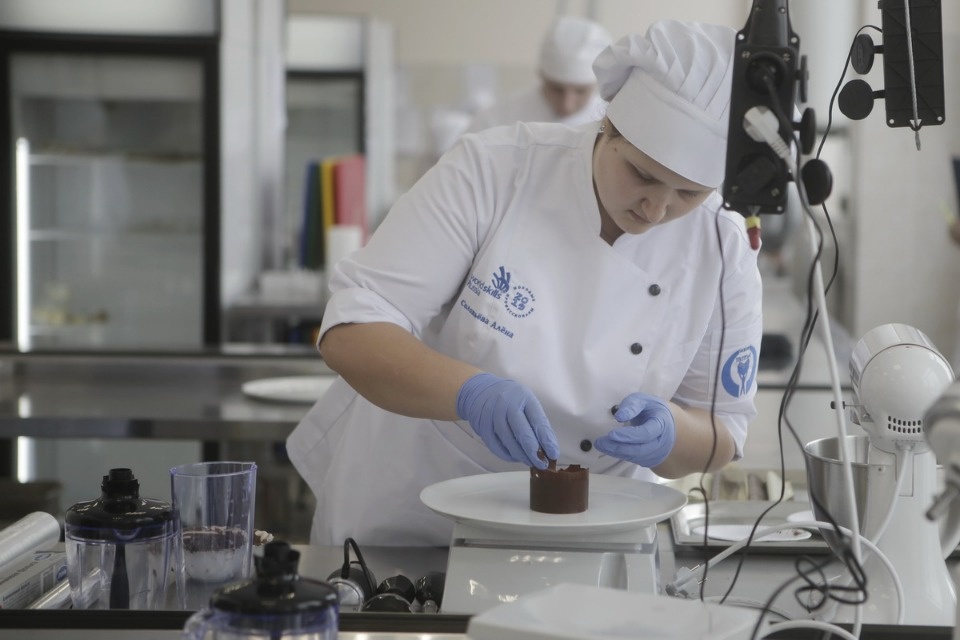 Конкурс поваров на чемпионате «Молодые профессионалы» (Worldskills Russia) в Пскове