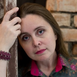 Юлия Григорьева: Для весенней «ART-ели» я подготовила много тюльпанов и кружева