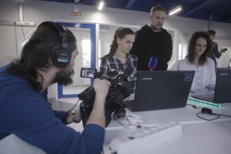 Журналисты играли как дети в «Кванториуме» Пскова Журналисты играли как дети в «Кванториуме» Пскова