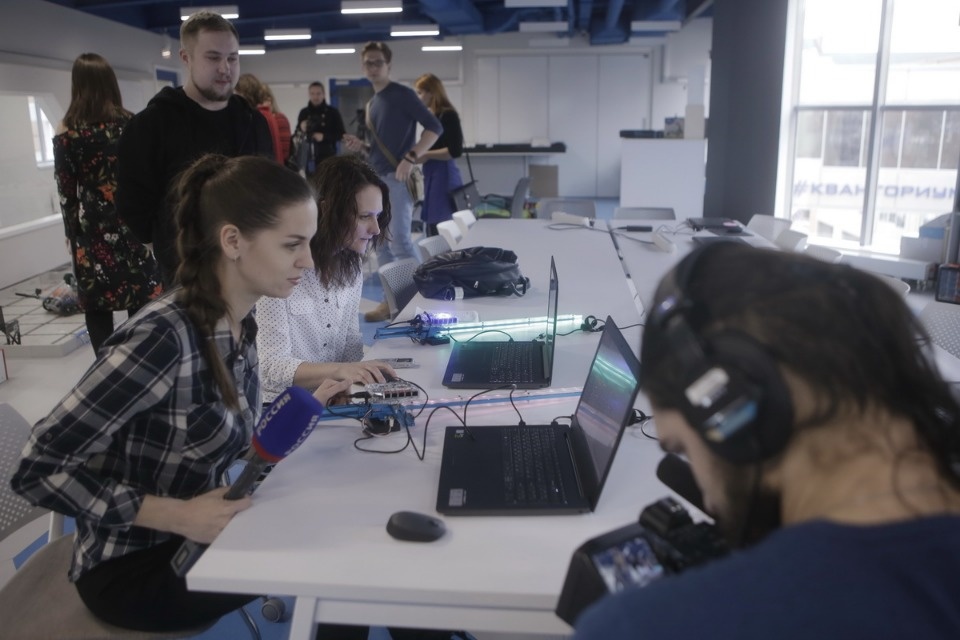 Журналисты играли как дети в «Кванториуме» Пскова Журналисты играли как дети в «Кванториуме» Пскова