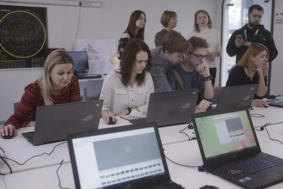 Журналисты играли как дети в «Кванториуме» Пскова Журналисты играли как дети в «Кванториуме» Пскова