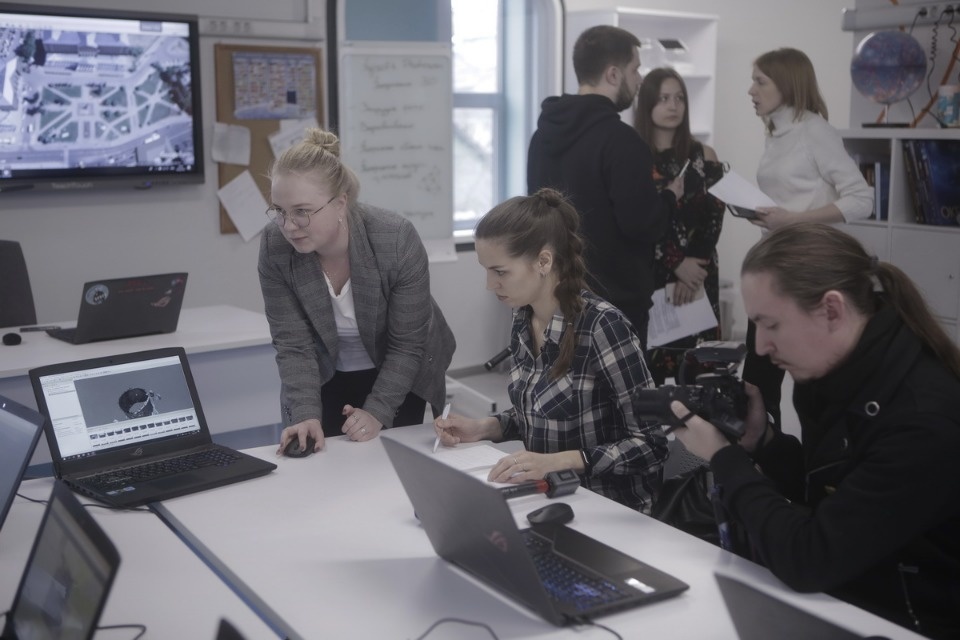 Журналисты играли как дети в «Кванториуме» Пскова Журналисты играли как дети в «Кванториуме» Пскова