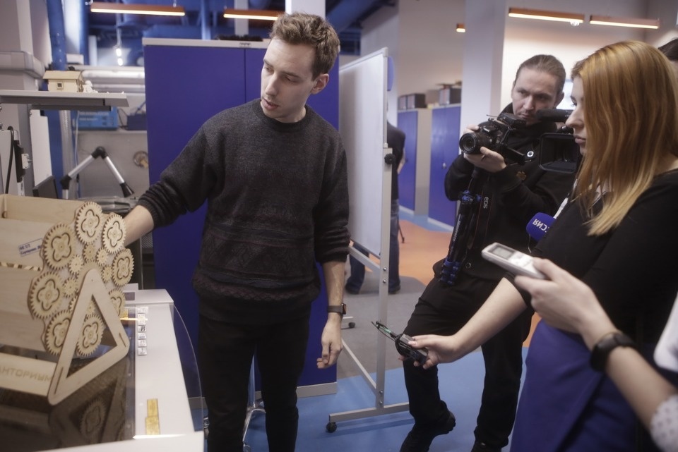 Журналисты играли как дети в «Кванториуме» Пскова Журналисты играли как дети в «Кванториуме» Пскова