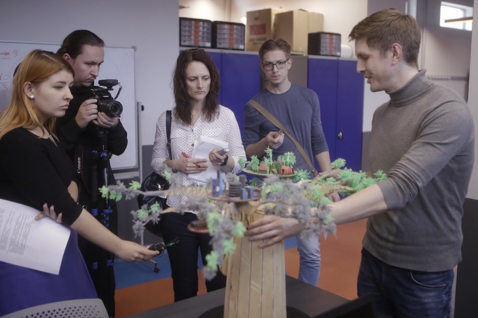 Журналисты играли как дети в «Кванториуме» Пскова Журналисты играли как дети в «Кванториуме» Пскова