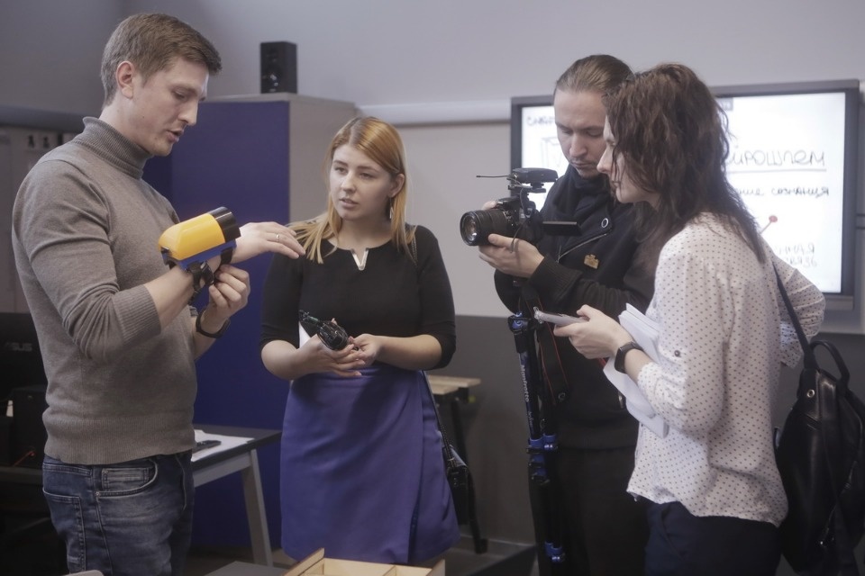 Журналисты играли как дети в «Кванториуме» Пскова Журналисты играли как дети в «Кванториуме» Пскова