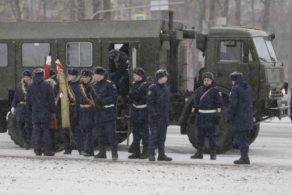 Парад войск Псковского гарнизона в День защитника Отечества Парад войск Псковского гарнизона в День защитника Отечества