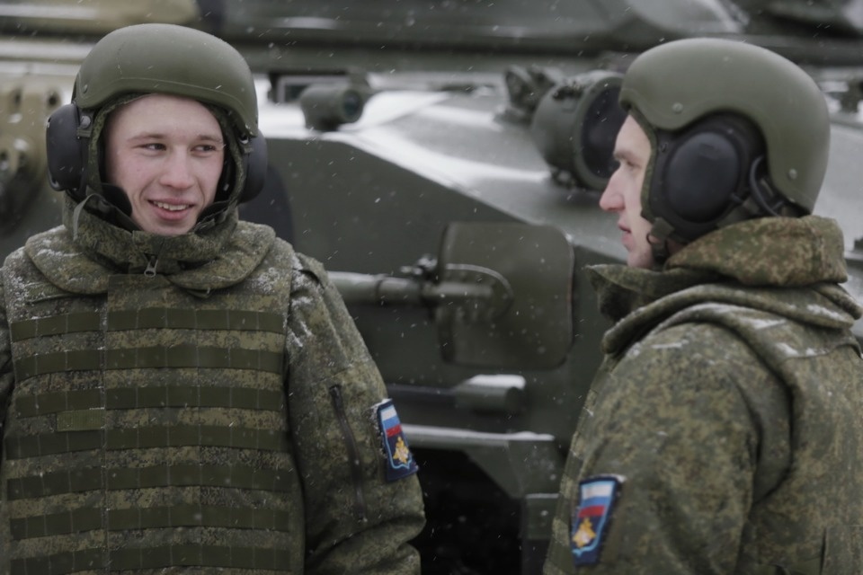Парад войск Псковского гарнизона в День защитника Отечества Парад войск Псковского гарнизона в День защитника Отечества
