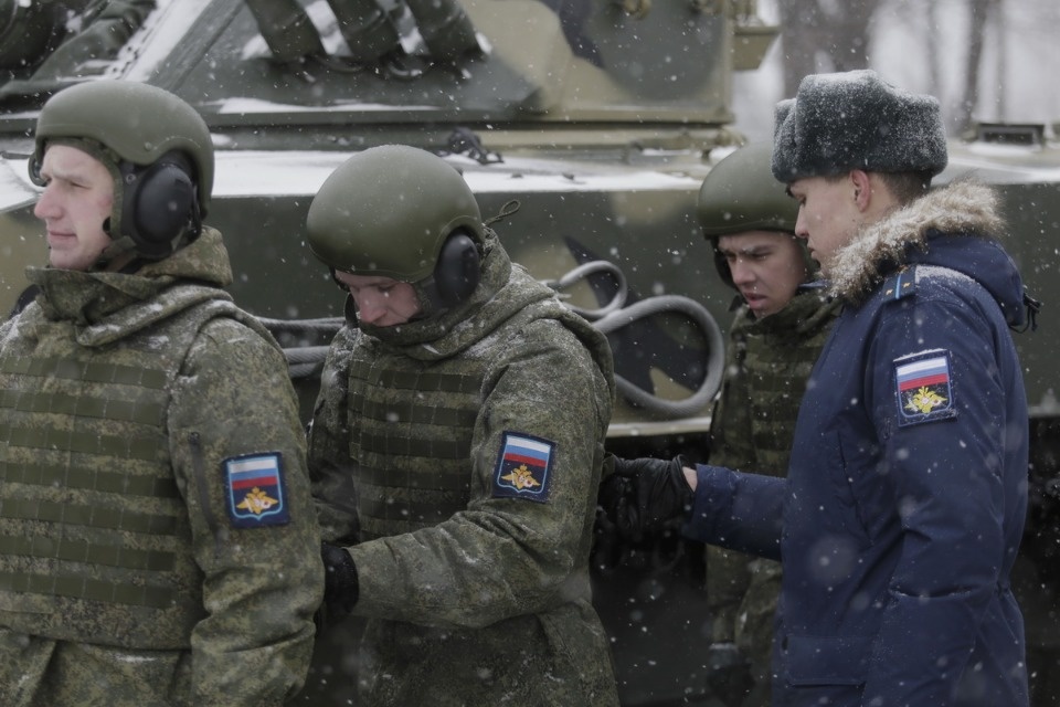 Парад войск Псковского гарнизона в День защитника Отечества Парад войск Псковского гарнизона в День защитника Отечества