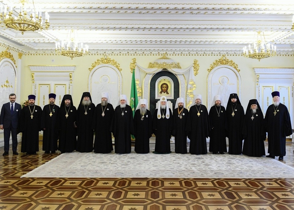 Патриарх Кирилл вручил митрополиту Тихону (Шевкунову) орден преподобного Сергия Радонежского III степени