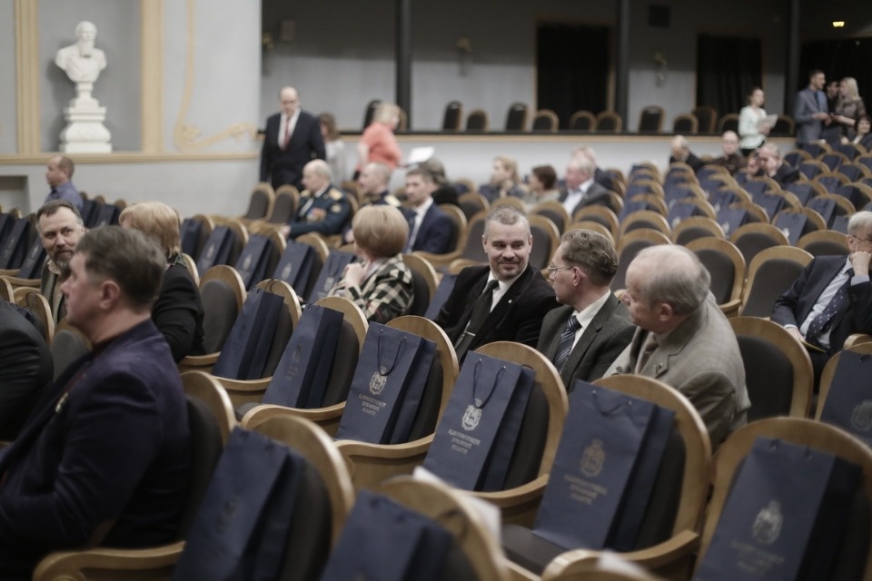 Псковской области торжественно вручили официальные символы Псковской области торжественно вручили официальные символы