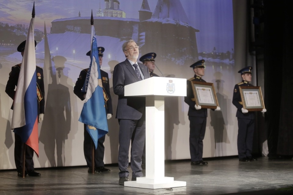 Псковской области торжественно вручили официальные символы Псковской области торжественно вручили официальные символы