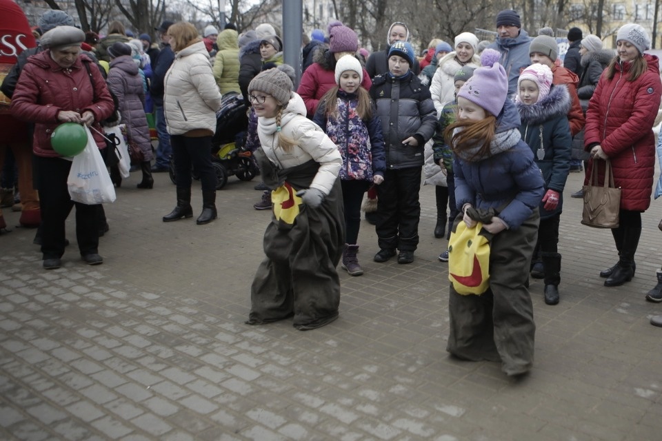 Проводы русской зимы и масленичные гуляния в Пскове
