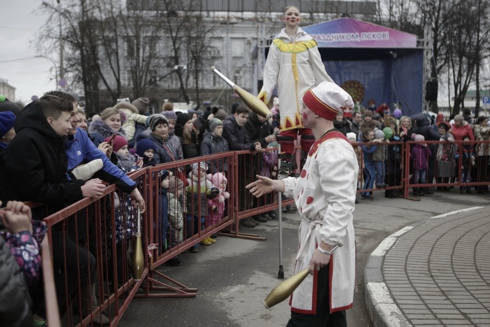 Проводы русской зимы и масленичные гуляния в Пскове
