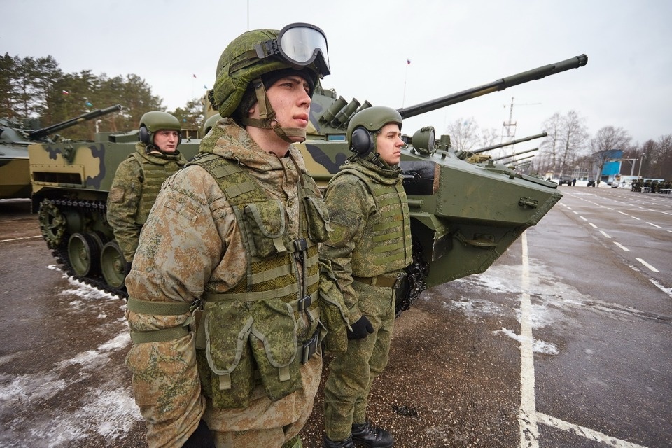 Новая военная техника поступила в псковскую дивизию