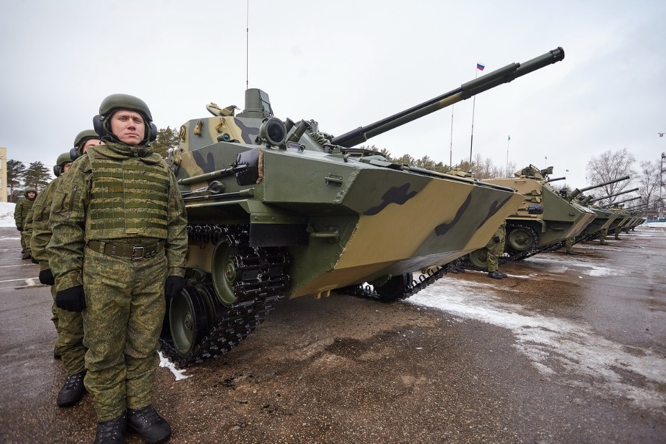 Новая военная техника поступила в псковскую дивизию