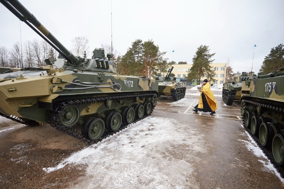 Новая военная техника поступила в псковскую дивизию