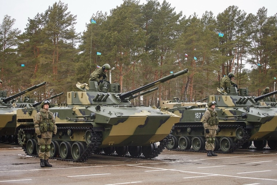 Новая военная техника поступила в псковскую дивизию