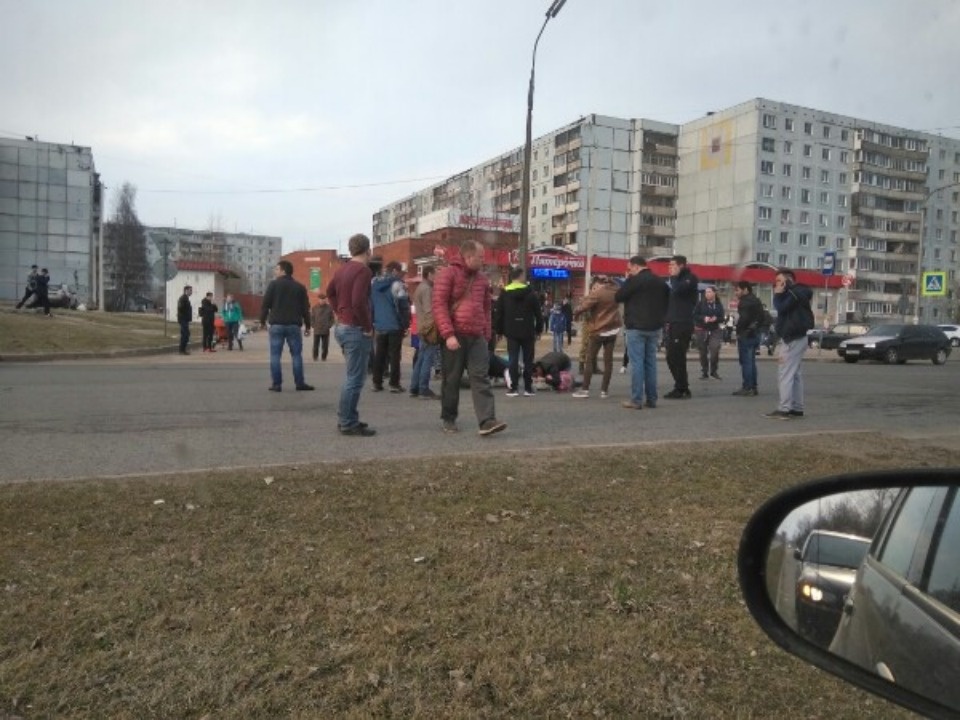 Следствие проверяет наличие алкоголя в крови мотоциклиста, сбившего насмерть девочку в Пскове Следствие проверяет наличие алкоголя в крови мотоциклиста, сбившего насмерть девочку в Пскове