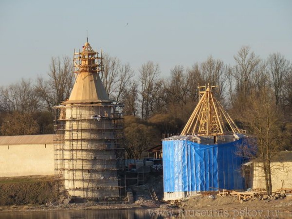Этим летом завершится реставрация Двора Постникова и башен Окольного города