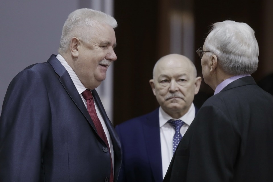 Торжественное заседание, посвященное 25-летию со дня образования Псковского областного Собрания депутатов Торжественное заседание, посвященное 25-летию со дня образования Псковского областного Собрания депутатов