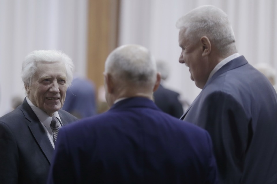 Торжественное заседание, посвященное 25-летию со дня образования Псковского областного Собрания депутатов Торжественное заседание, посвященное 25-летию со дня образования Псковского областного Собрания депутатов