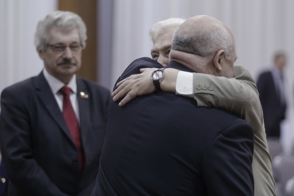 Торжественное заседание, посвященное 25-летию со дня образования Псковского областного Собрания депутатов Торжественное заседание, посвященное 25-летию со дня образования Псковского областного Собрания депутатов