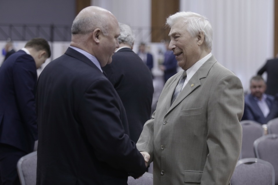 Торжественное заседание, посвященное 25-летию со дня образования Псковского областного Собрания депутатов Торжественное заседание, посвященное 25-летию со дня образования Псковского областного Собрания депутатов