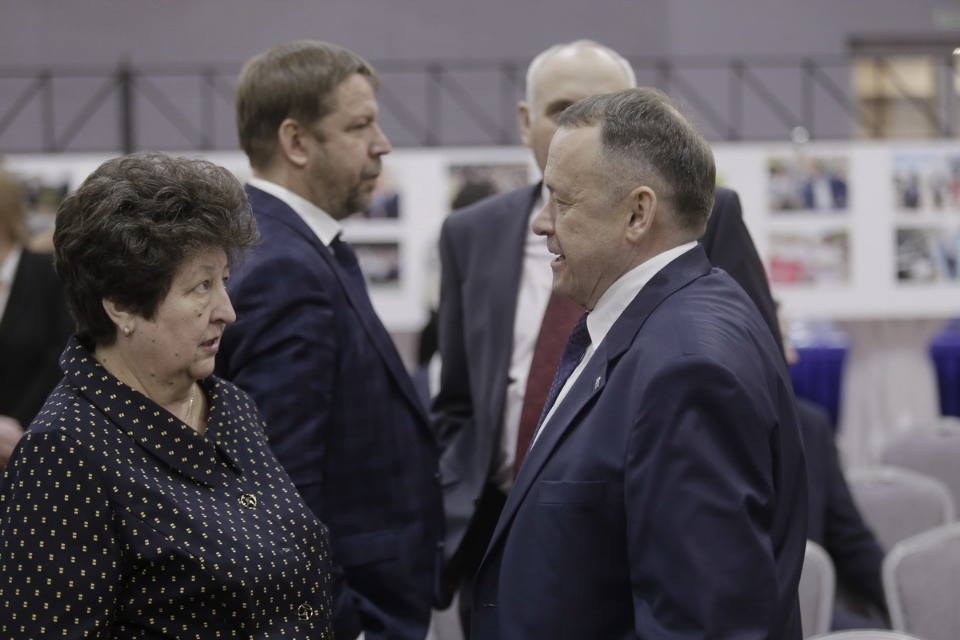 Торжественное заседание, посвященное 25-летию со дня образования Псковского областного Собрания депутатов Торжественное заседание, посвященное 25-летию со дня образования Псковского областного Собрания депутатов