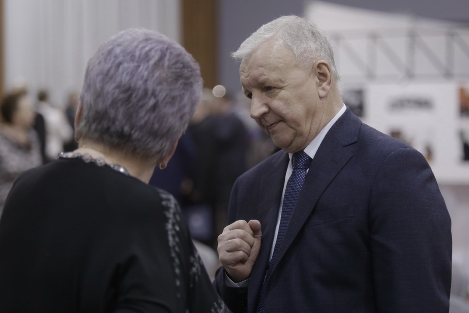 Торжественное заседание, посвященное 25-летию со дня образования Псковского областного Собрания депутатов Торжественное заседание, посвященное 25-летию со дня образования Псковского областного Собрания депутатов