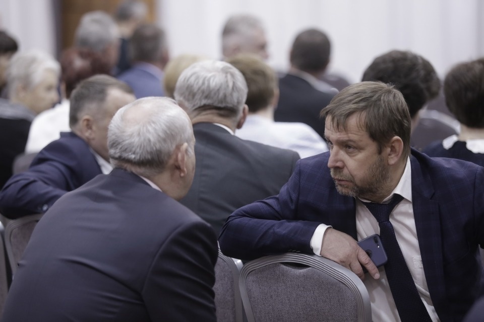 Торжественное заседание, посвященное 25-летию со дня образования Псковского областного Собрания депутатов Торжественное заседание, посвященное 25-летию со дня образования Псковского областного Собрания депутатов