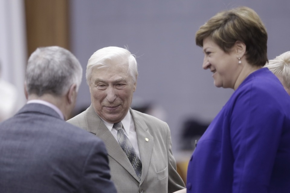 Торжественное заседание, посвященное 25-летию со дня образования Псковского областного Собрания депутатов Торжественное заседание, посвященное 25-летию со дня образования Псковского областного Собрания депутатов