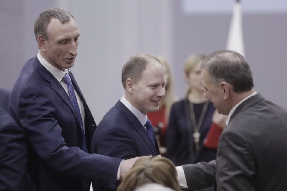 Торжественное заседание, посвященное 25-летию со дня образования Псковского областного Собрания депутатов Торжественное заседание, посвященное 25-летию со дня образования Псковского областного Собрания депутатов