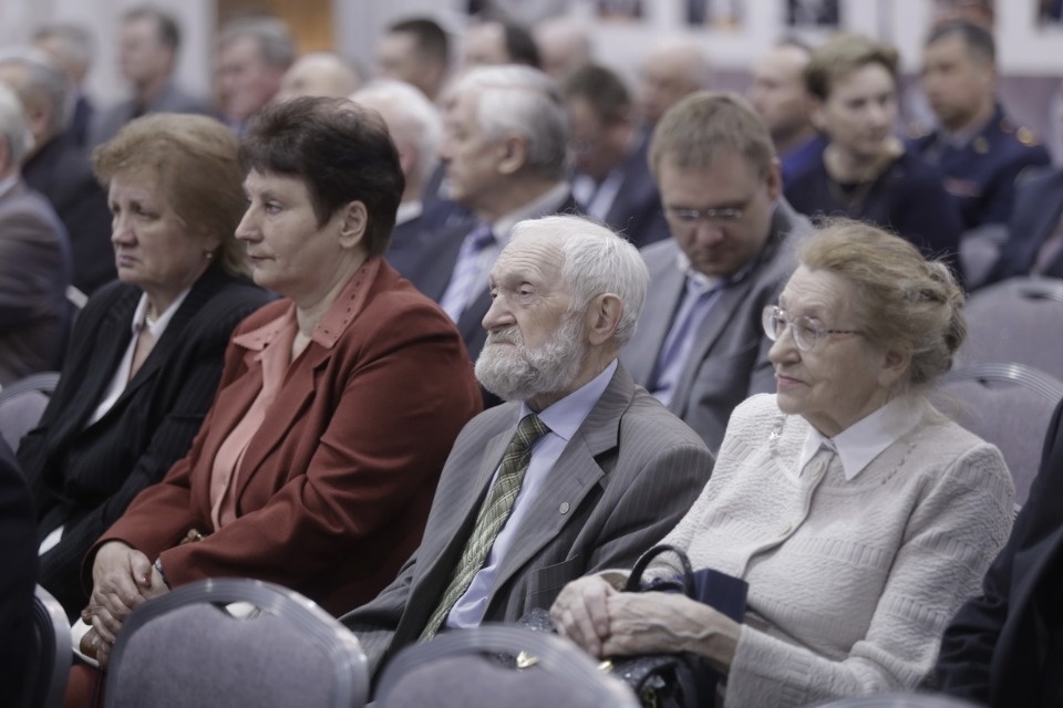 Торжественное заседание, посвященное 25-летию со дня образования Псковского областного Собрания депутатов Торжественное заседание, посвященное 25-летию со дня образования Псковского областного Собрания депутатов