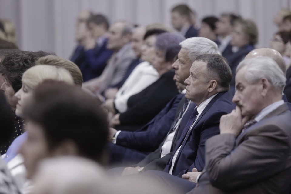 Торжественное заседание, посвященное 25-летию со дня образования Псковского областного Собрания депутатов Торжественное заседание, посвященное 25-летию со дня образования Псковского областного Собрания депутатов