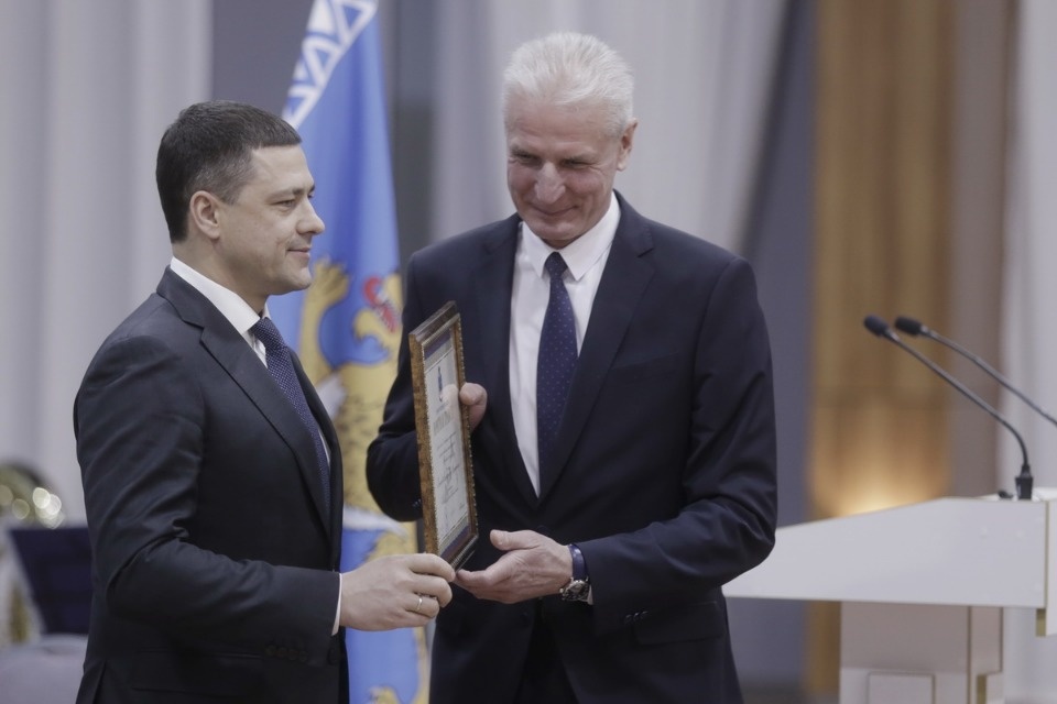 Торжественное заседание, посвященное 25-летию со дня образования Псковского областного Собрания депутатов Торжественное заседание, посвященное 25-летию со дня образования Псковского областного Собрания депутатов