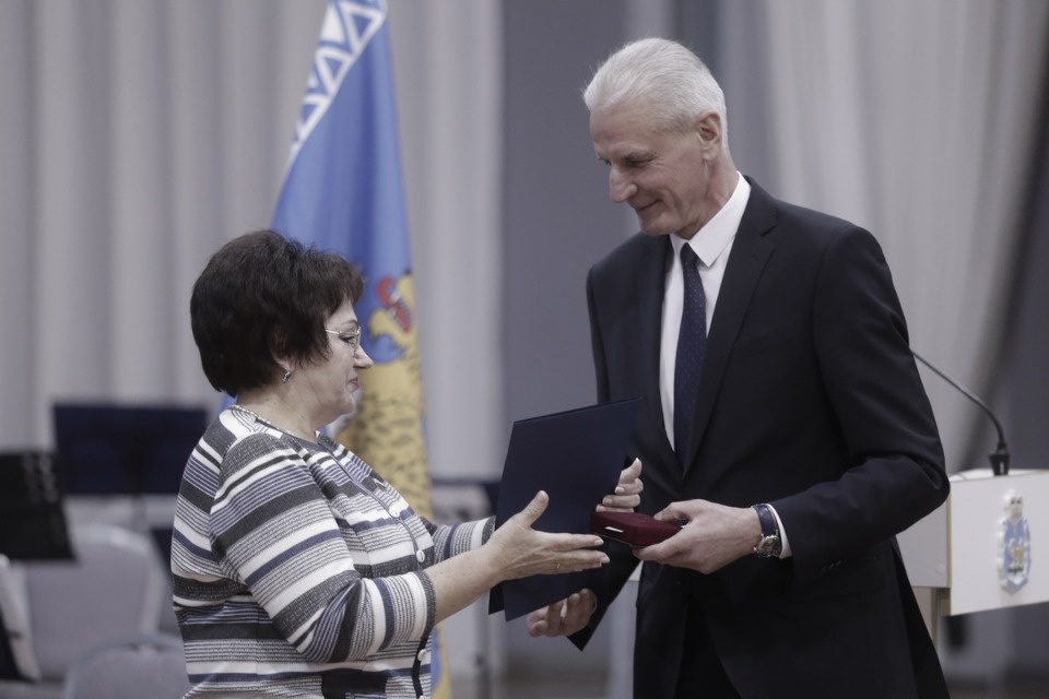 Торжественное заседание, посвященное 25-летию со дня образования Псковского областного Собрания депутатов Торжественное заседание, посвященное 25-летию со дня образования Псковского областного Собрания депутатов