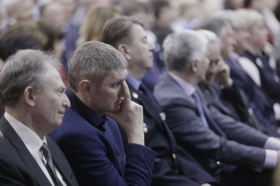 Торжественное заседание, посвященное 25-летию со дня образования Псковского областного Собрания депутатов Торжественное заседание, посвященное 25-летию со дня образования Псковского областного Собрания депутатов