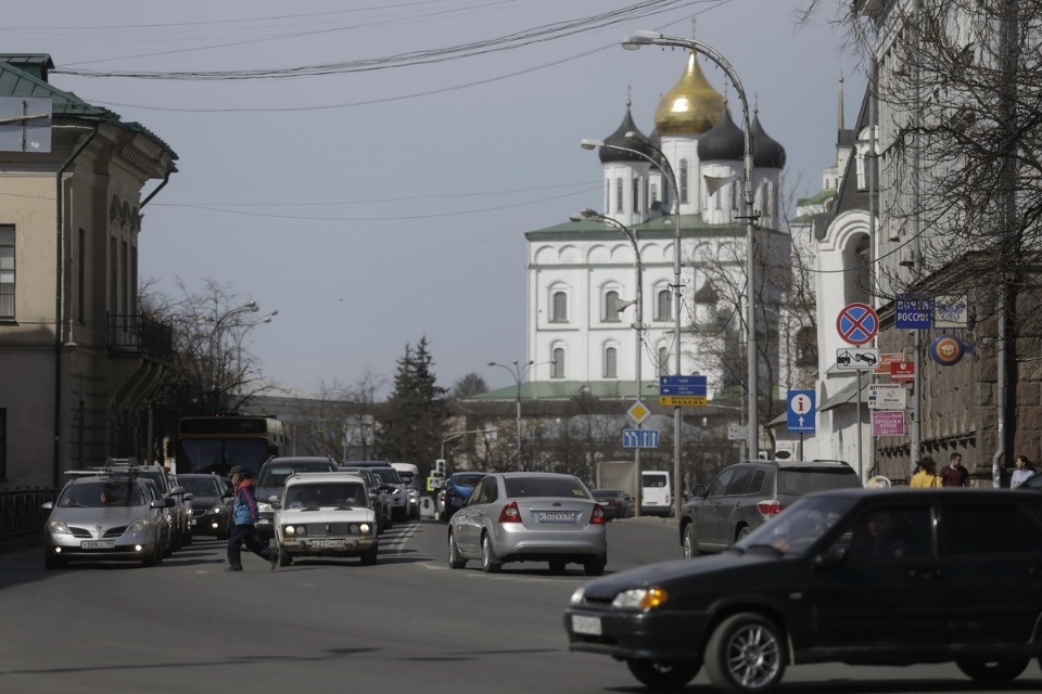 Гарантийный ремонт дорог стал причиной автомобильных пробок.