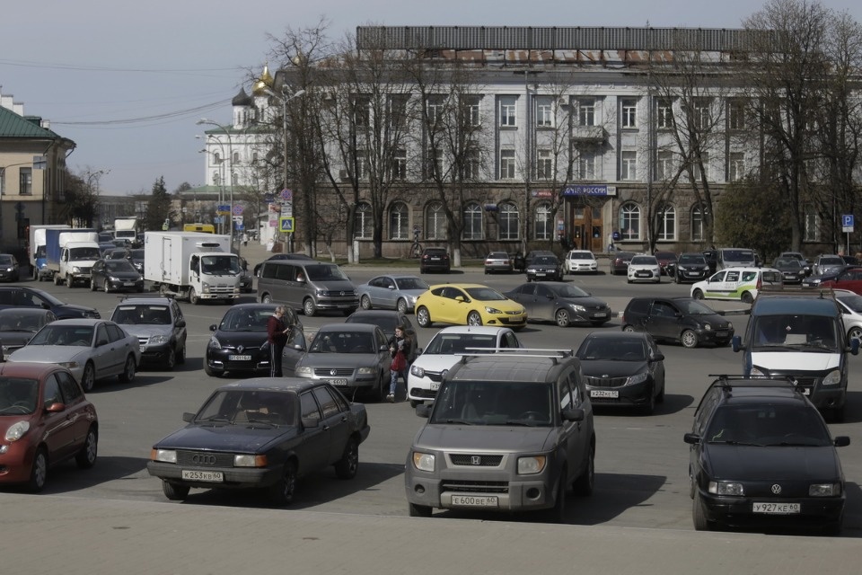 Гарантийный ремонт дорог стал причиной автомобильных пробок.