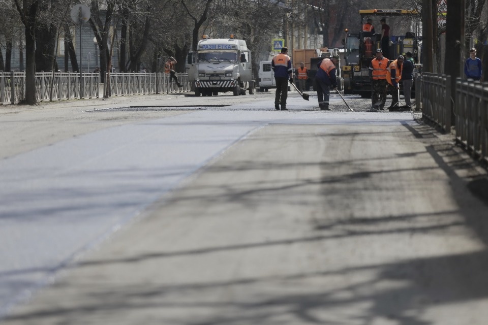 Гарантийный ремонт дорог стал причиной автомобильных пробок.