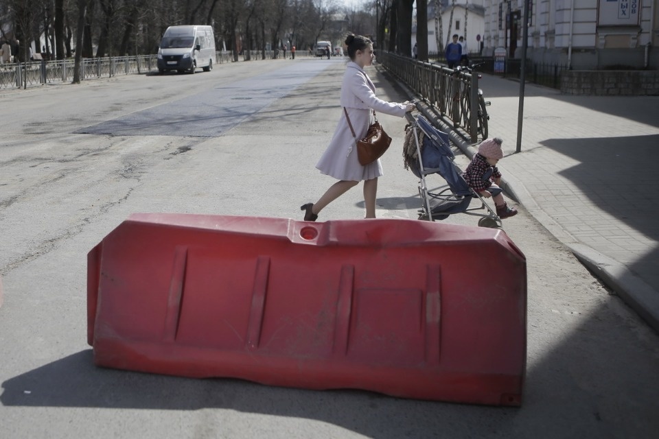 Гарантийный ремонт дорог стал причиной автомобильных пробок.