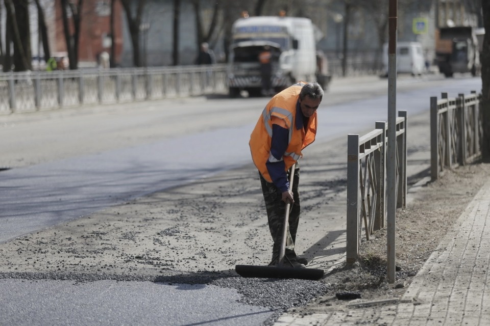 Гарантийный ремонт дорог стал причиной автомобильных пробок.