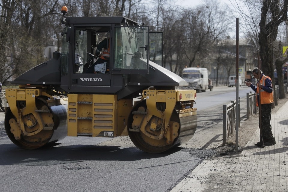 Гарантийный ремонт дорог стал причиной автомобильных пробок.