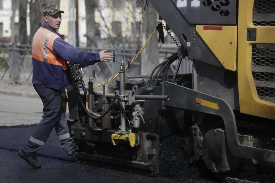 Гарантийный ремонт дорог стал причиной автомобильных пробок.