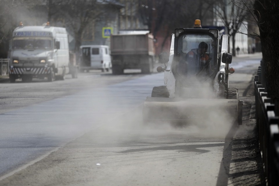 Гарантийный ремонт дорог стал причиной автомобильных пробок.