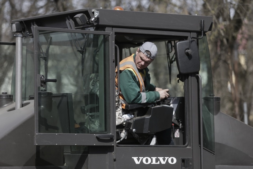 Гарантийный ремонт дорог стал причиной автомобильных пробок.