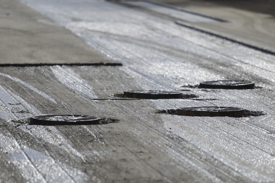 Гарантийный ремонт дорог стал причиной автомобильных пробок.