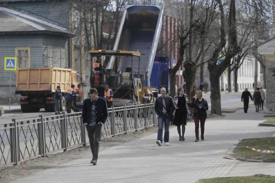 Гарантийный ремонт дорог стал причиной автомобильных пробок.